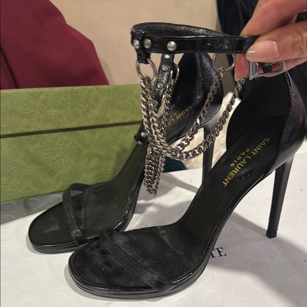 Elegant Black Stiletto Heels - Picture 2 of 8